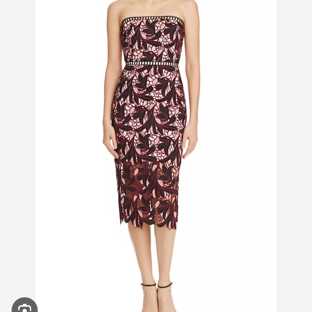 BNWT ELLIAT STRAPLESS LACE DRESS
